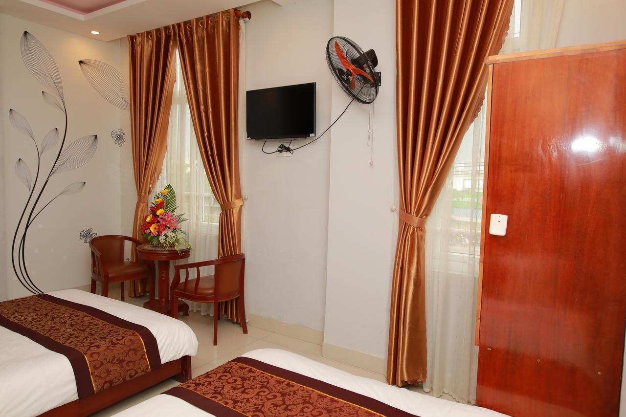 Cong Thuong Hotel Дананг Екстериор снимка